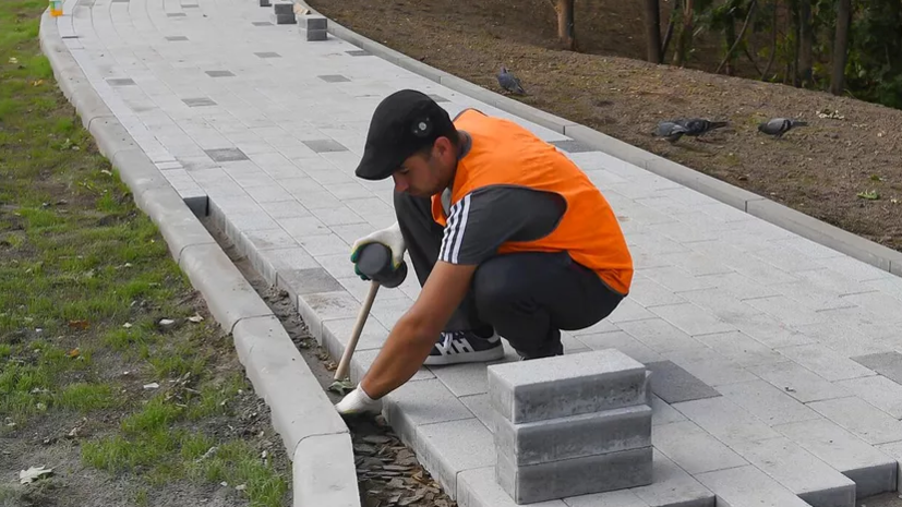 Работы по благоустройству сада «Аквариум» в Москве завершены на 40%