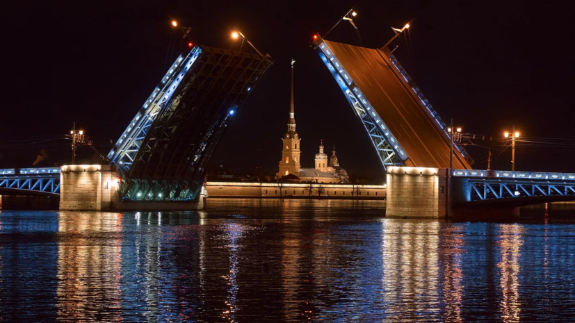 В Петербурге изменят график разводки мостов в ночь на 16 и 18 июля