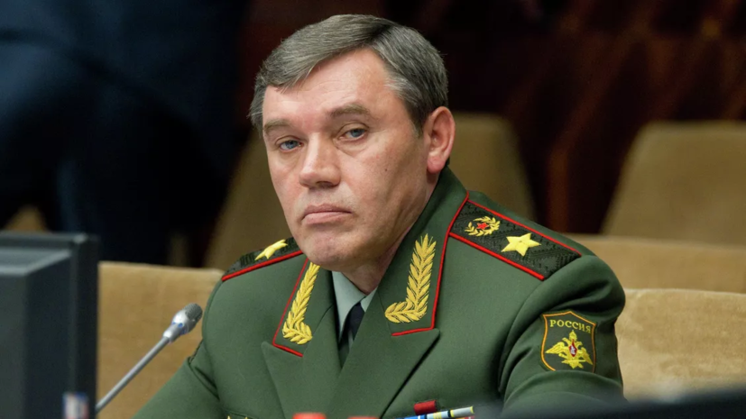 Герасимов отметил успехи группировки «Восток» в Урожайном и вручил награды