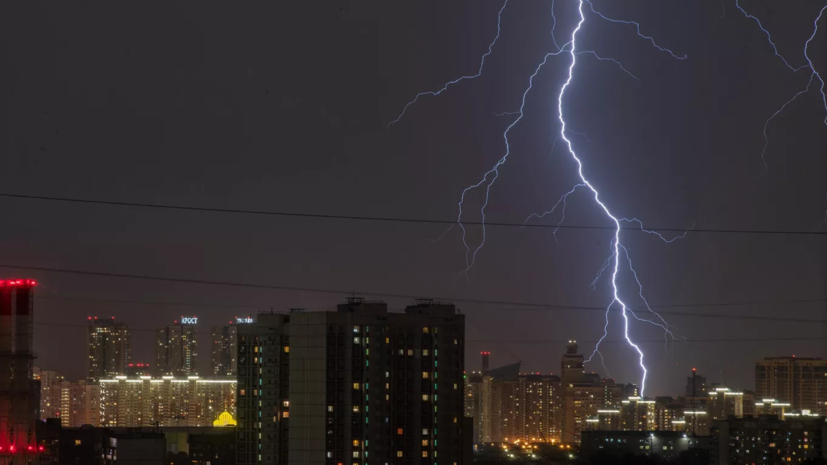 Синоптик Ильин предупредил о дожде с грозами в Москве в четверг