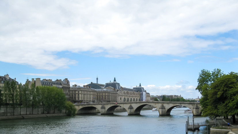 Мэр Парижа искупалась в Сене в преддверии Олимпиады