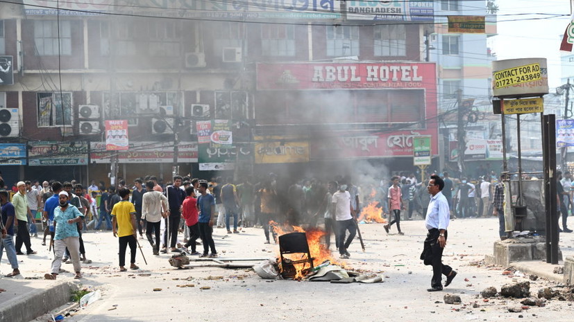 В Бангладеш из-за студенческих протестов начались перебои с интернетом