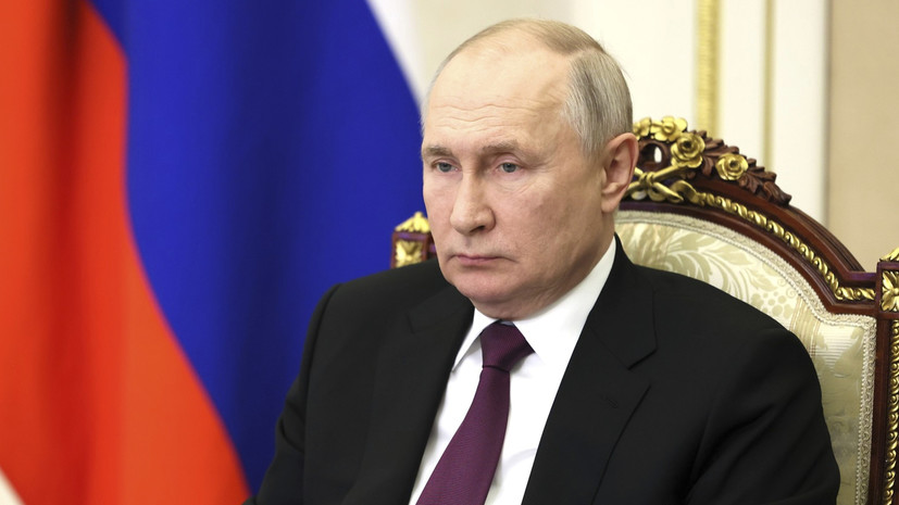 Путин поручил обеспечить возможность заселять в отели по водительским правам