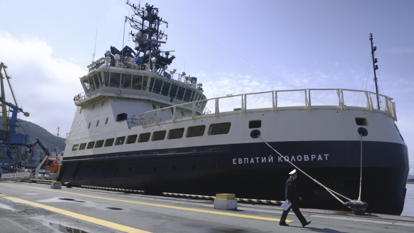 На Камчатке подняли флаг и приняли новейший ледокол «Евпатий Коловрат»