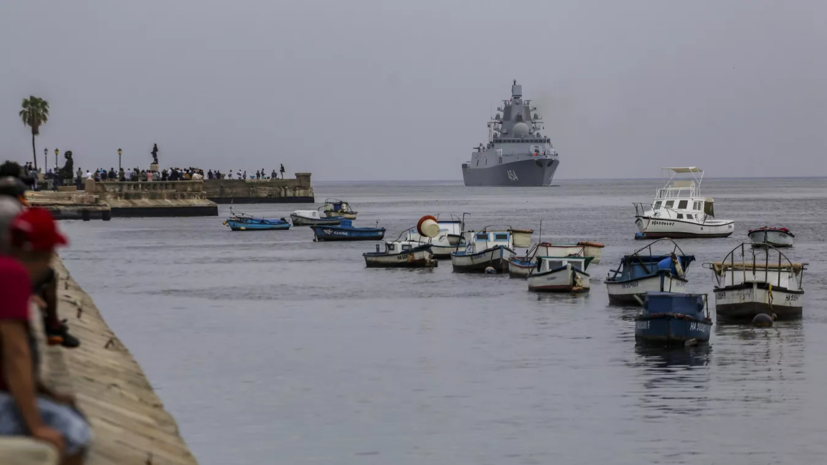 Танкер «Ельня» из группы Балтийского флота прибывает в порт Гаваны