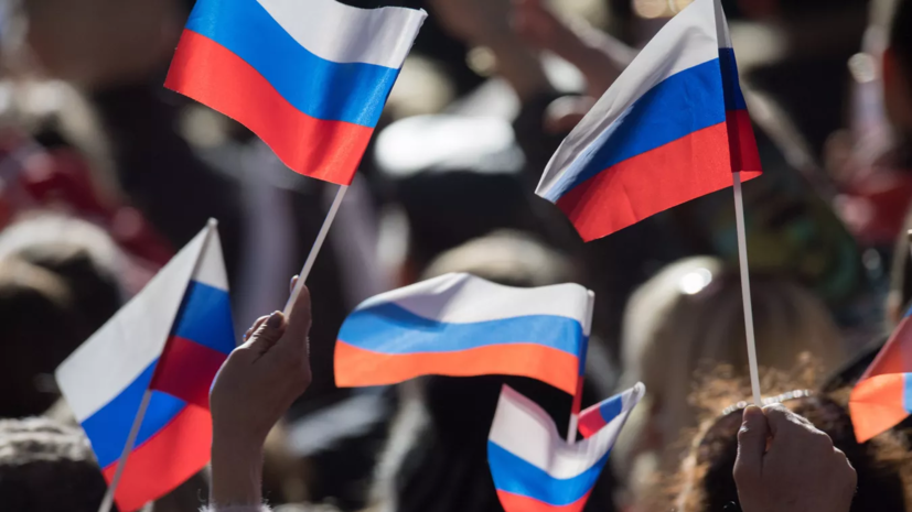 Зрители принесли российский флаг на матч Александровой на Олимпиаде-2024