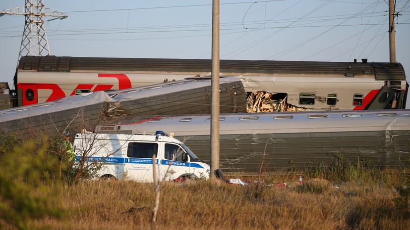 Трое пострадавших в ЧП с поездом под Волгоградом находятся в тяжёлом состоянии