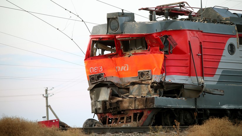 «Водитель выехал на переезд на запрещающий сигнал светофора»: что известно о ЧП с поездом в Волгоградской области