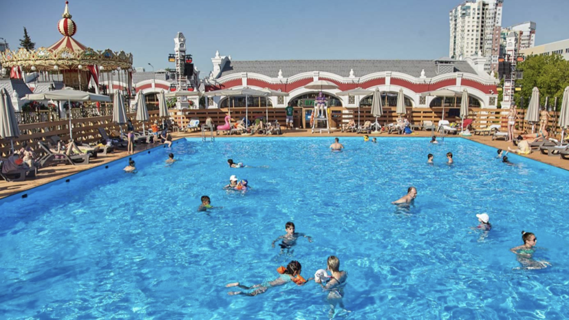 Собянин: в Москве более 500 тысяч человек посетили зоны отдыха с бассейнами