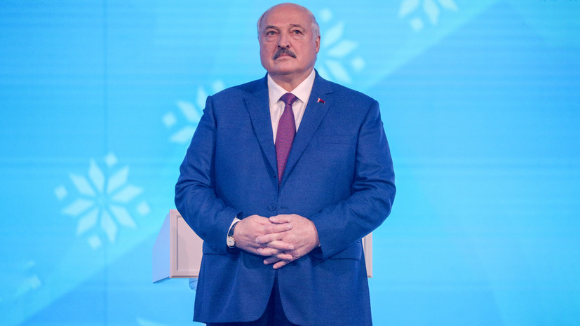 Лукашенко в шутку пожаловался, что ему пять лет не повышали зарплату