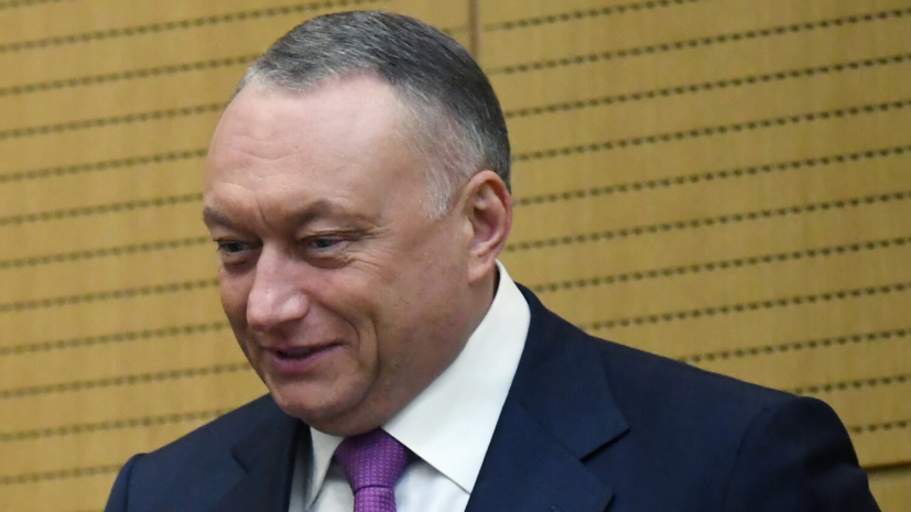 Сенатора Савельева доставили в суд для рассмотрения ходатайства о его аресте