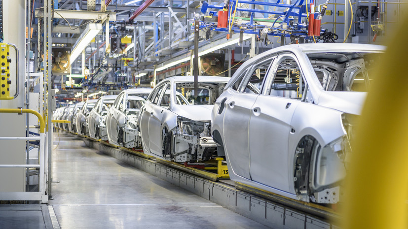 Три автомобильных завода возобновили работу в России