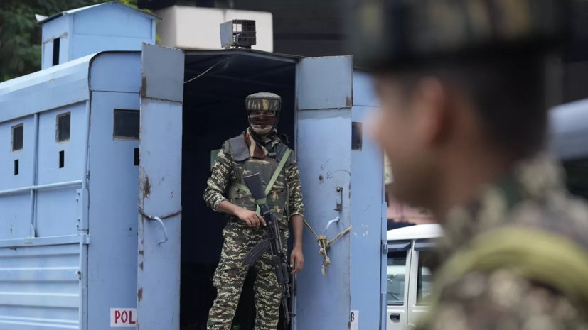 Участники беспорядков в Бангладеш ворвались в тюрьму и освободили около 500 заключённых