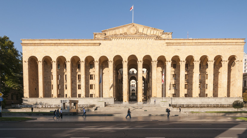Политолог Апхаидзе: Запад подталкивает грузинскую оппозицию к госперевороту