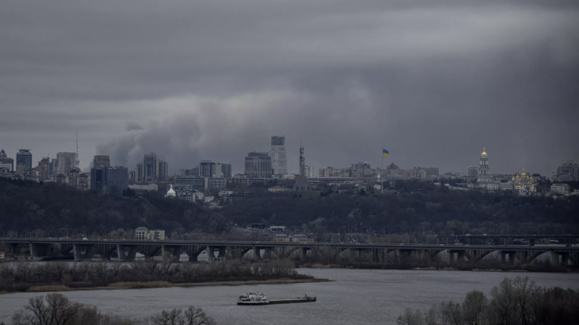 В Киеве после взрывов наблюдаются перебои со светом и с водой