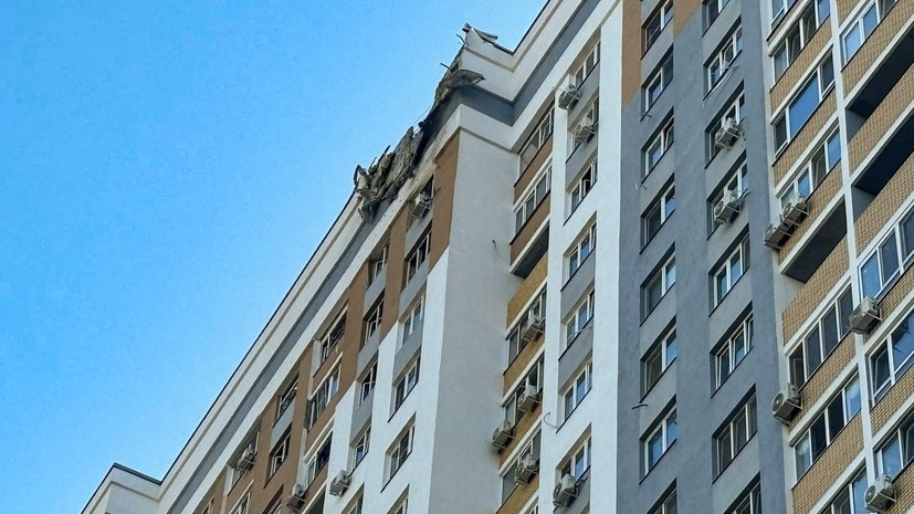 В атакованных БПЛА домах Саратовской области идут восстановительные работы