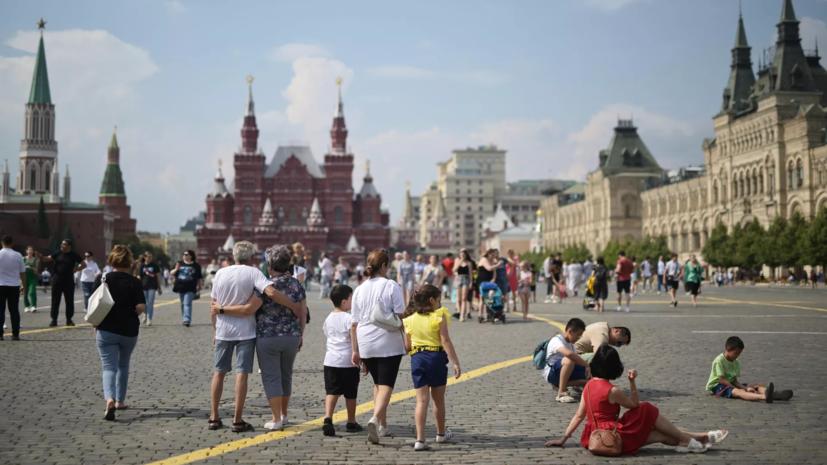 Россияне старшего поколения чаще всего посещали Москву и Сочи летом