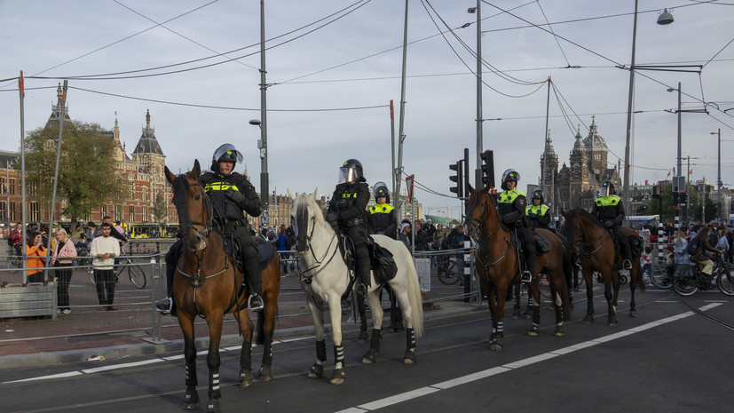 В Амстердаме прошла демонстрация против поставок оружия Украине