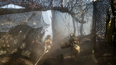 Архивное фото. Украинские военные на позициях возле Красноармейска