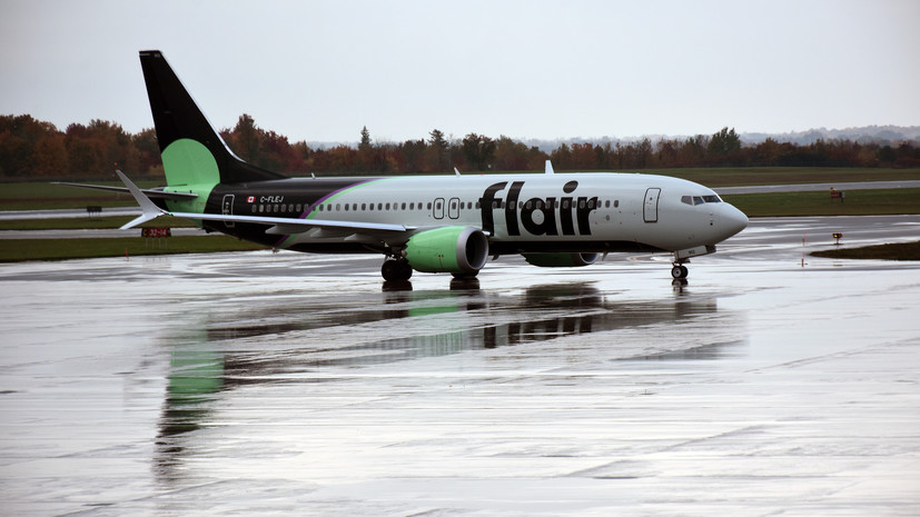 BI: гусь разбил лобовое стекло самолёта компании Flair Airlines в полёте