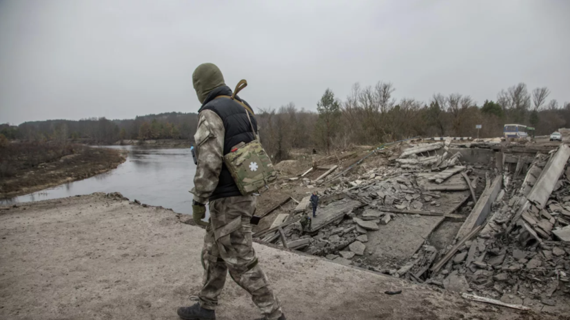 Украинские каналы показали видео подрыва части дамбы Кураховского водохранилища