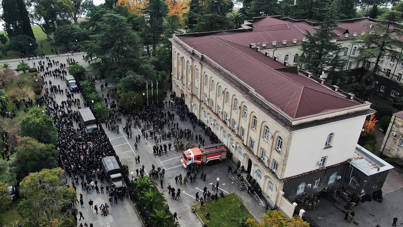 Оппозиция согласилась, чтобы обязанности главы Абхазии исполнял вице-президент