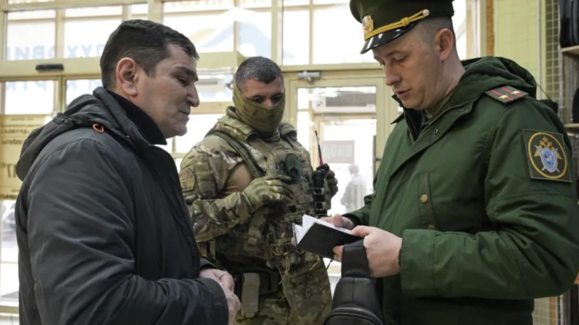 В Екатеринбурге военные раздали повестки не состоявшим на учёте мигрантам