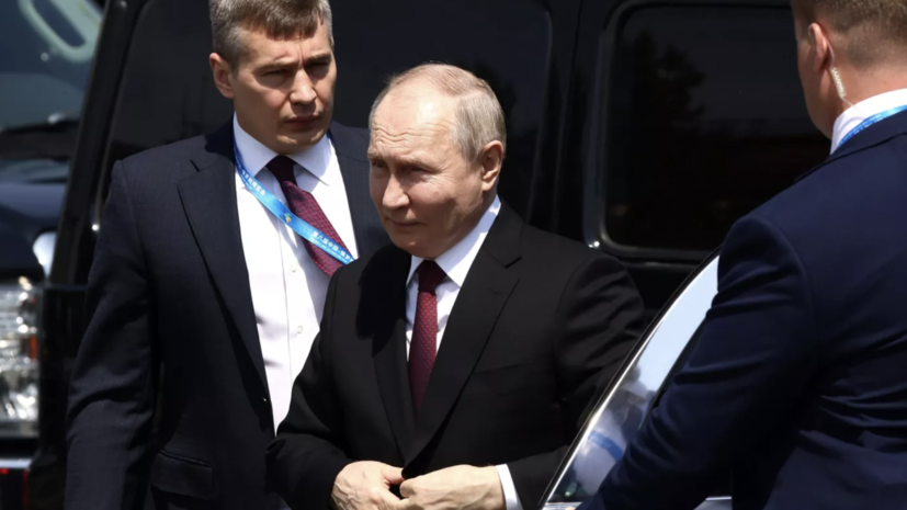 Путин пообщался с проходящими реабилитацию после ранения бойцами СВО