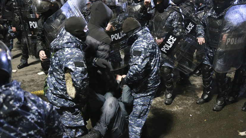 В МВД Грузии заявили о задержании на митингах 15 фигурантов уголовных дел