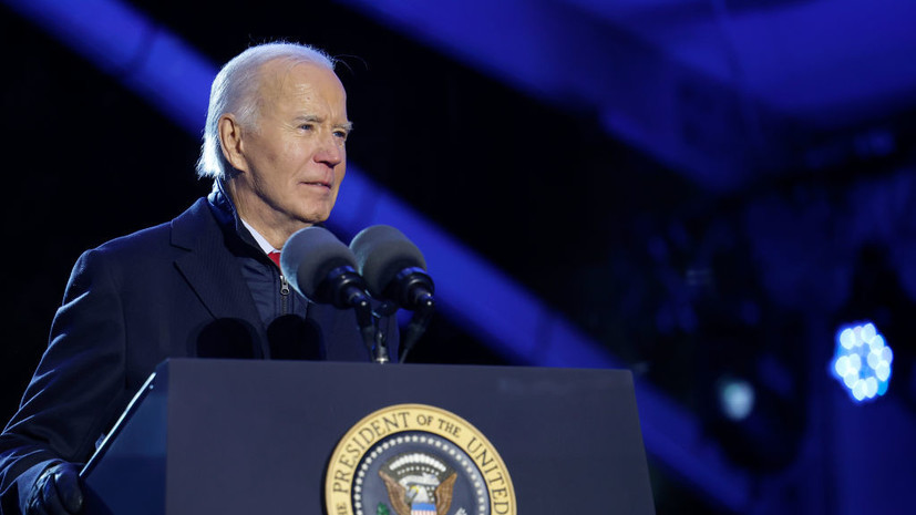 Журналист Боуз заявил, что Байден спешит расплатиться с Зеленским