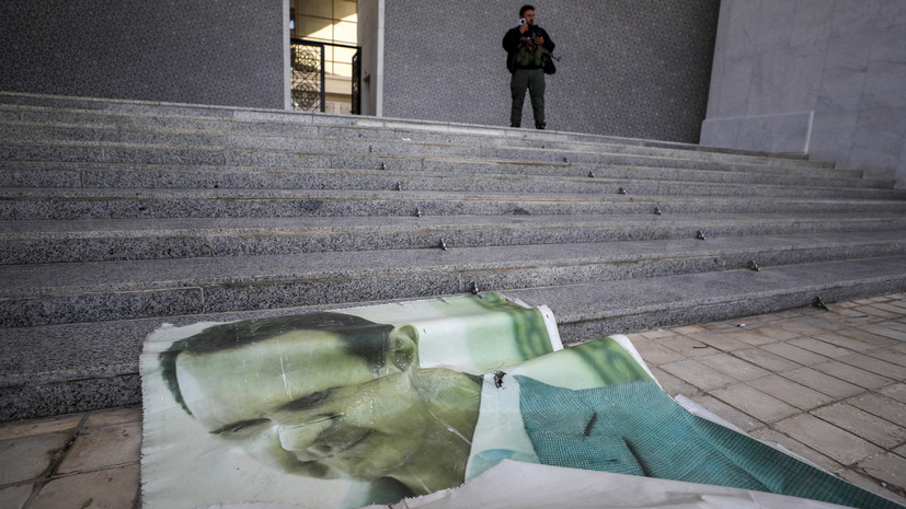 Reuters: командование ВС Сирии сообщило офицерам о конце правления Асада