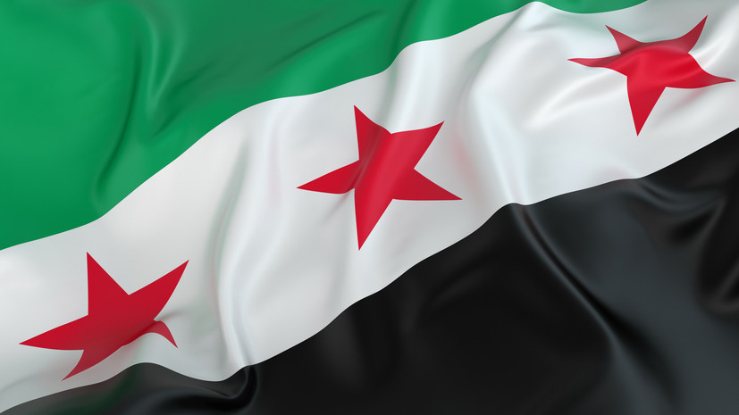 Появилось видео с новым флагом Сирии на здании посольства САР в Москве