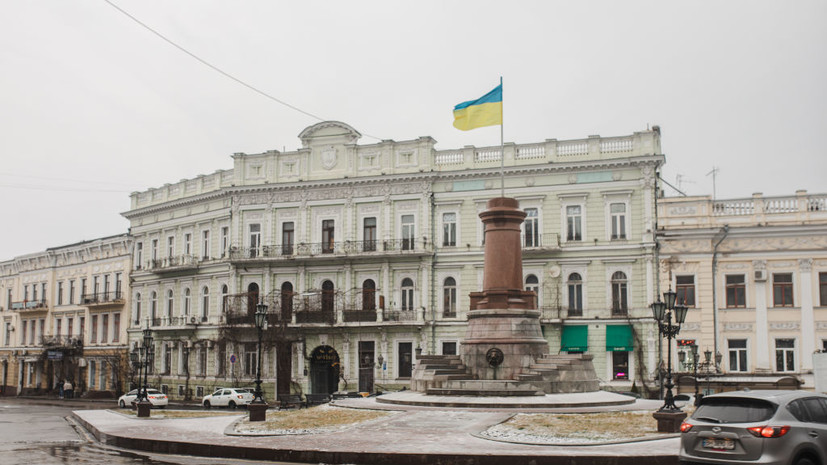 Экстренные отключения света ввели в Одессе после взрывов