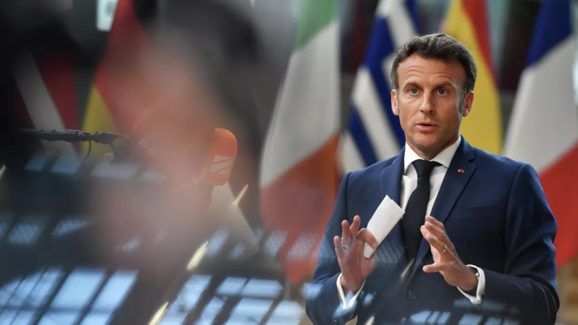 Макрон призвал политсилы Грузии к диалогу