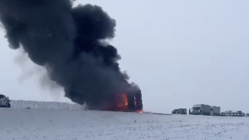 В Красноярском крае перекрыли федеральную трассу из-за ДТП