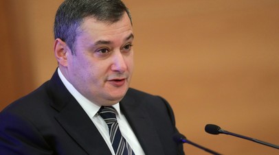 Хинштейн предложил мэру Курска стать конькобежцем из-за наледи в городе