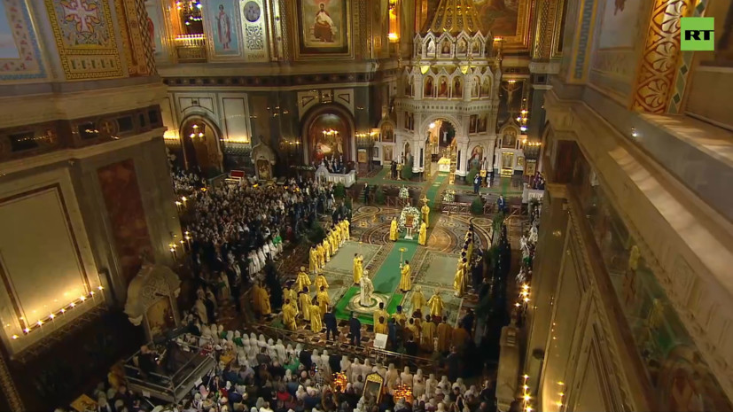 Рождественское богослужение в храме Христа Спасителя