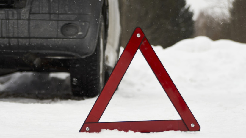 Автоэксперт Лысой рассказал о действиях в случае ДТП на парковке зимой