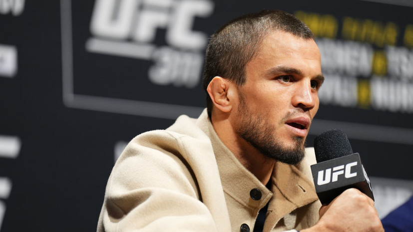 Умар Нурмагомедов показал сломанную руку после UFC 311