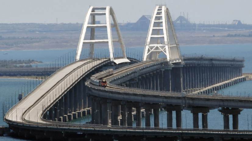 Движение по Крымскому мосту восстановили спустя почти час после приостановки