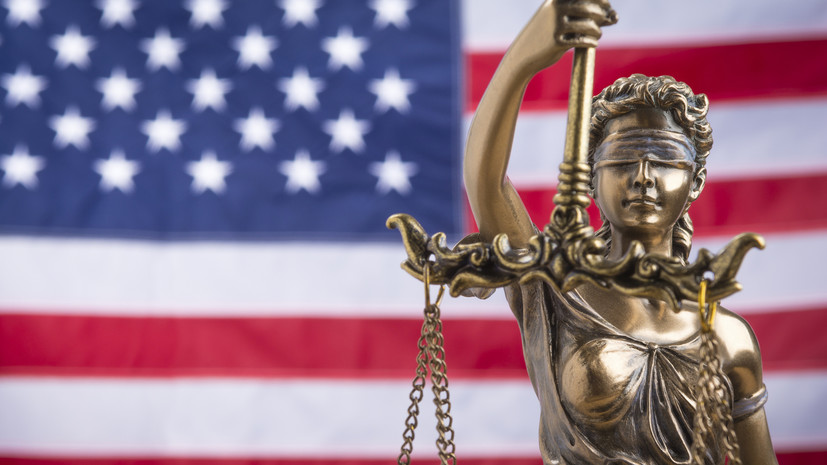 Bloomberg: на Трампа подали в суд за указ об увольнении федеральных служащих