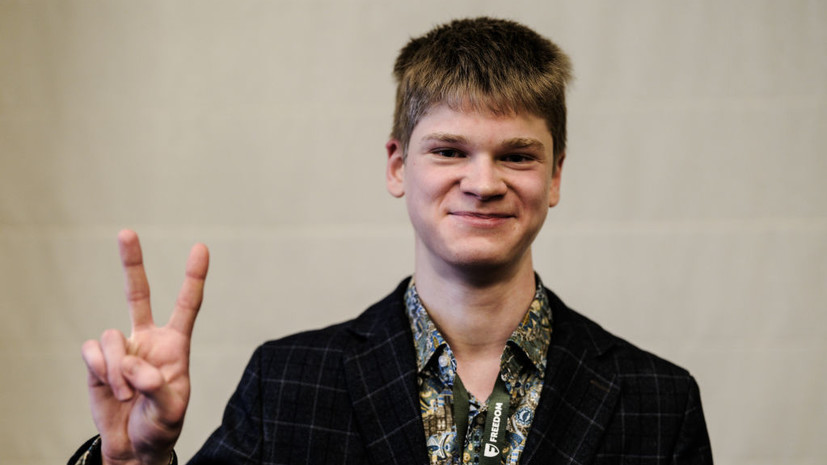 Тренер Мурзина заявил, что шахматист не хочет менять спортивное гражданство