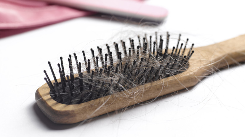 Трихолог Иванченко рассказала о причинах выпадения волос