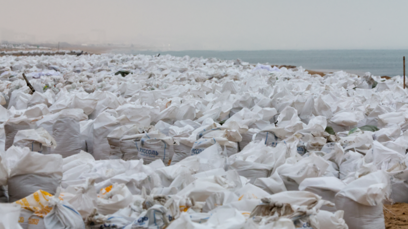 На ростовский полигон не пустили 20 фур с загрязнённым мазутом песком