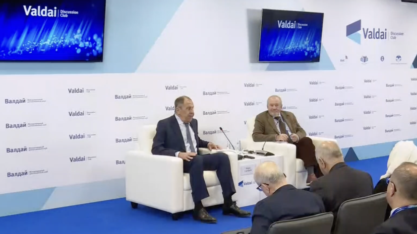 Лавров выступает на ближневосточной конференции дискуссионного клуба «Валдай»
