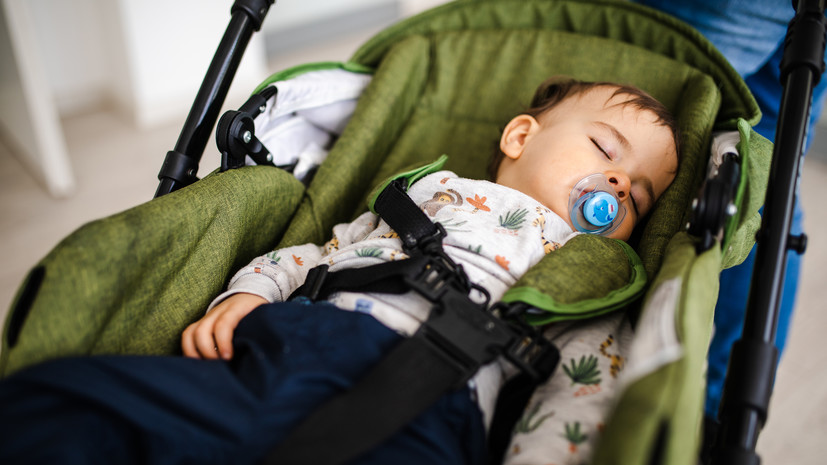 Консультант Мурадова рассказала об особенностях детского сна в коляске
