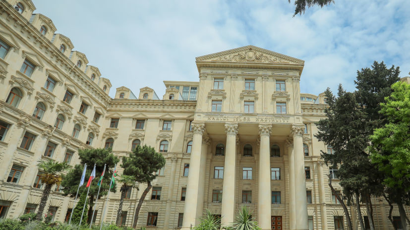 «Русский дом» в Баку приостанавливает работу после требований МИД Азербайджана