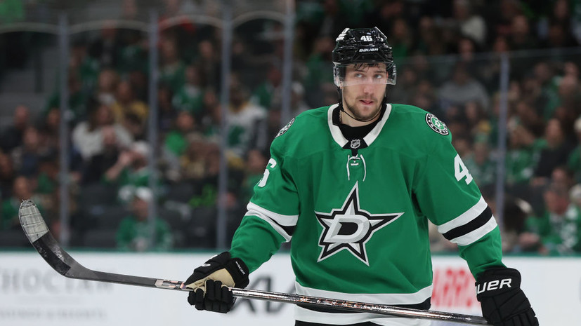 Хоккеист «Далласа» Любушкин осудил акцию с радужными майками на раскатках в НХЛ