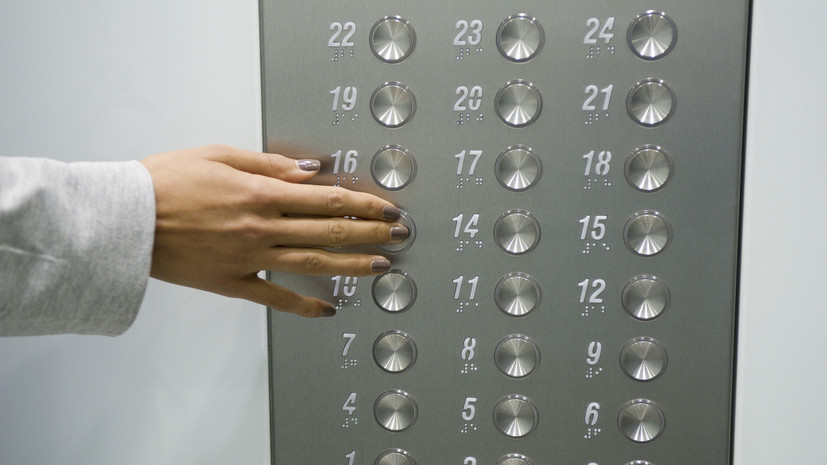 Лифт с женщиной рухнул с высоты пяти метров на востоке Москвы