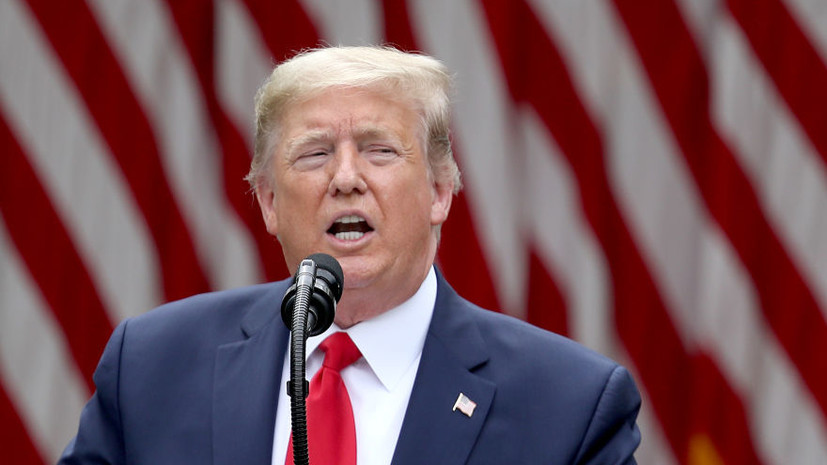 Трамп повесил в Белом доме свой портрет, сделанный при аресте